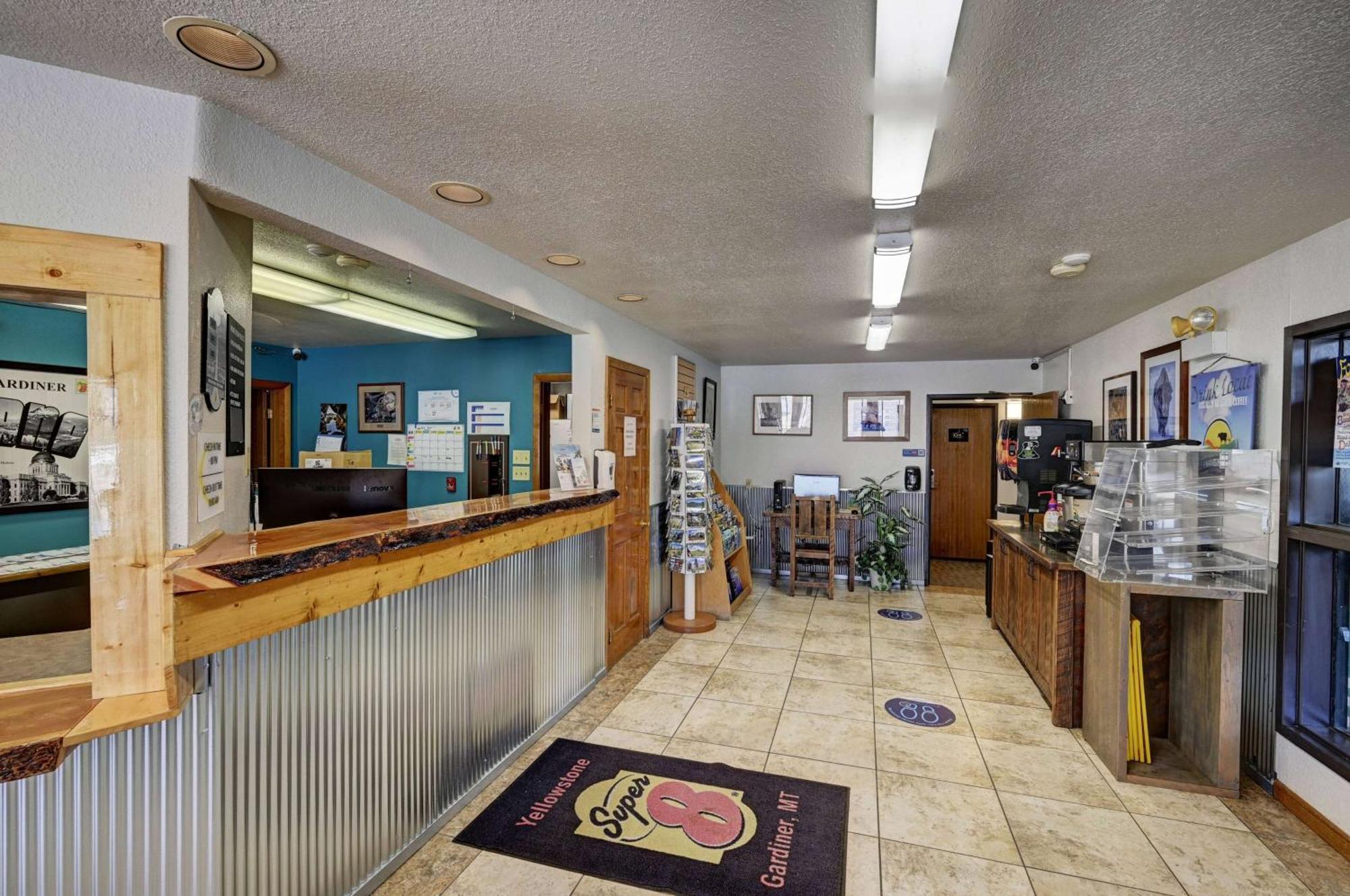 Super 8 By Wyndham Gardiner/Yellowstone Park Area מראה חיצוני תמונה
