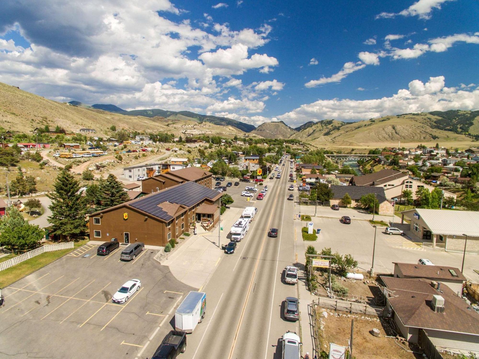 Super 8 By Wyndham Gardiner/Yellowstone Park Area מראה חיצוני תמונה
