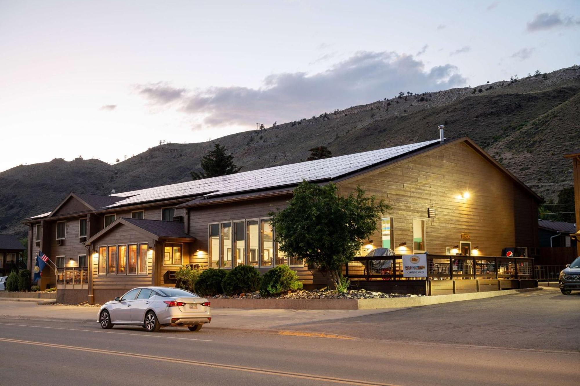 Super 8 By Wyndham Gardiner/Yellowstone Park Area מראה חיצוני תמונה