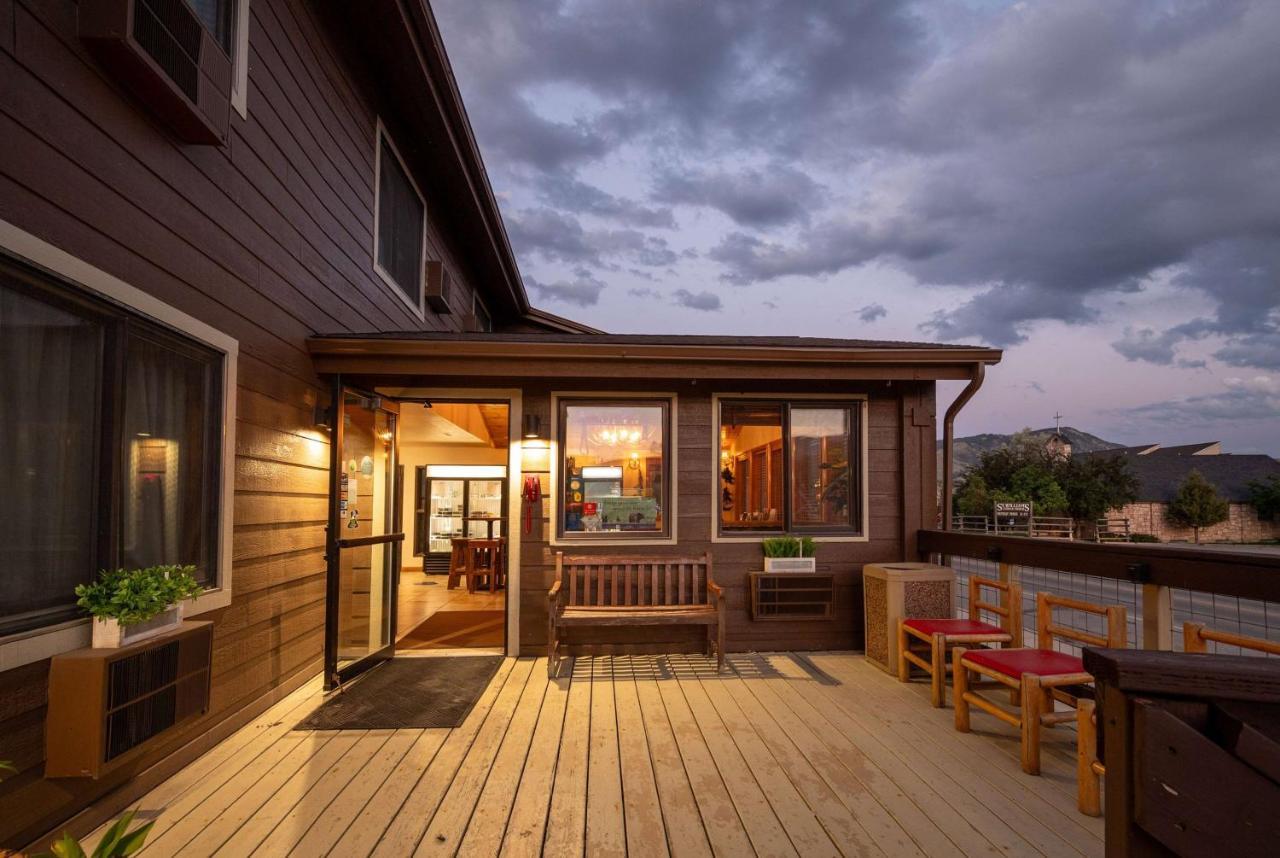 Super 8 By Wyndham Gardiner/Yellowstone Park Area מראה חיצוני תמונה